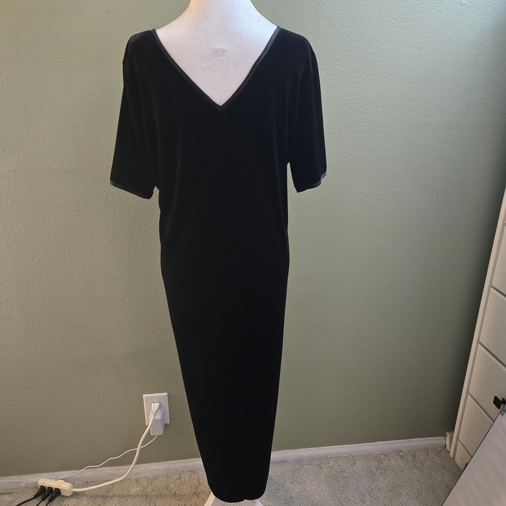 💝 2/$15 or 3/$20  Jacqueline Ferrar Elegant Black Women's Stretch Velvet Dress - Picture 2 of 9